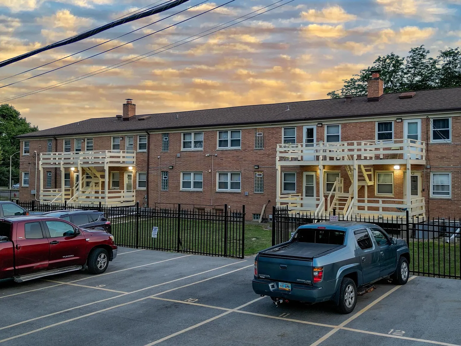2 bed, 950 sqft, $1,215 — Photo 2
