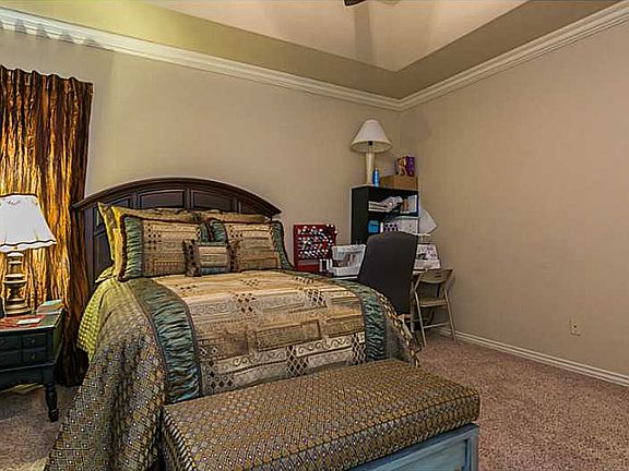 5th image of 2620 N Shadow Crest Dr