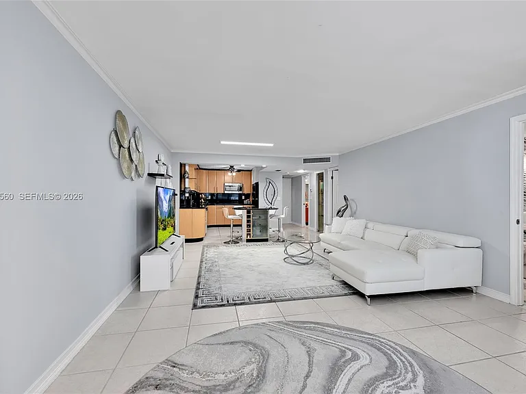 6039 Collins Ave #621 — Photo 29