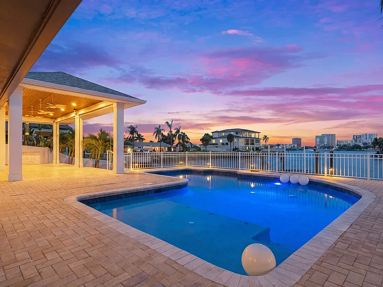 3924 Versailles Dr — Photo 14