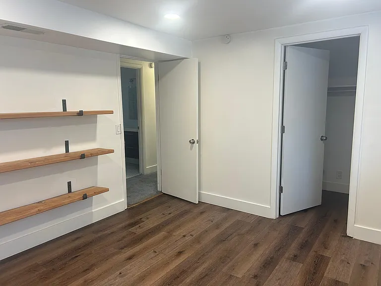 1208 E Charlton Ave — Photo 10