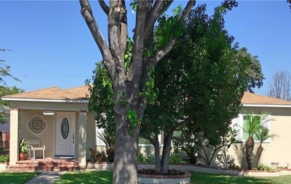 1st image of 9849 Rosecrans Ave