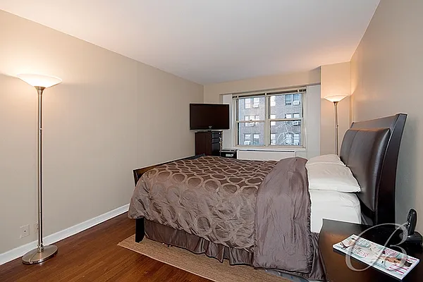 Sold by Bellmarc Realty | media 3