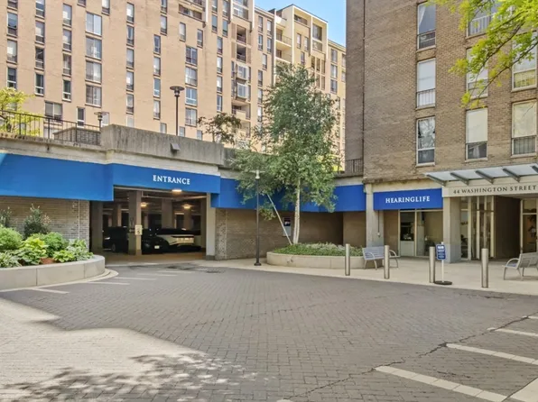 44 Washington St APT 1113, Brookline, MA 02445