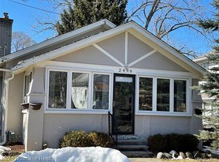 2496 Pine Lake Ave, Keego Harbor, MI 48320