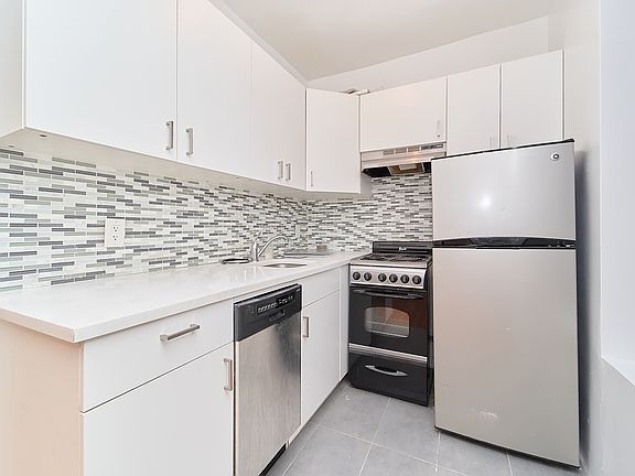 3rd image of 319 E 95th St APT 13