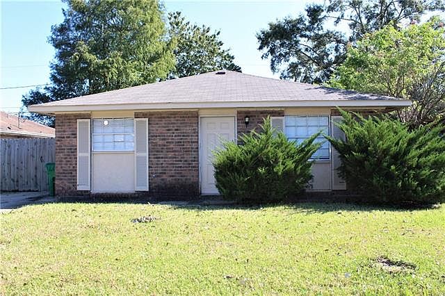 1st image of 1928 Williamsburg Dr