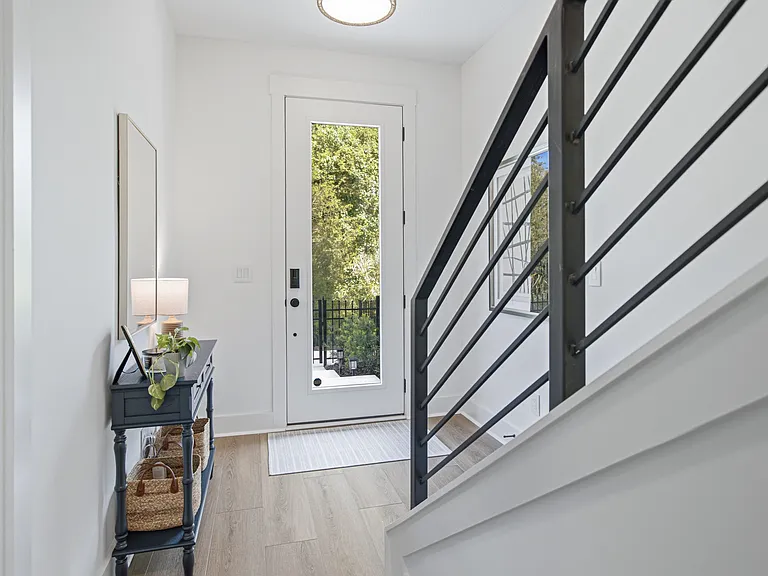 2044 Prudential Dr — Photo 30