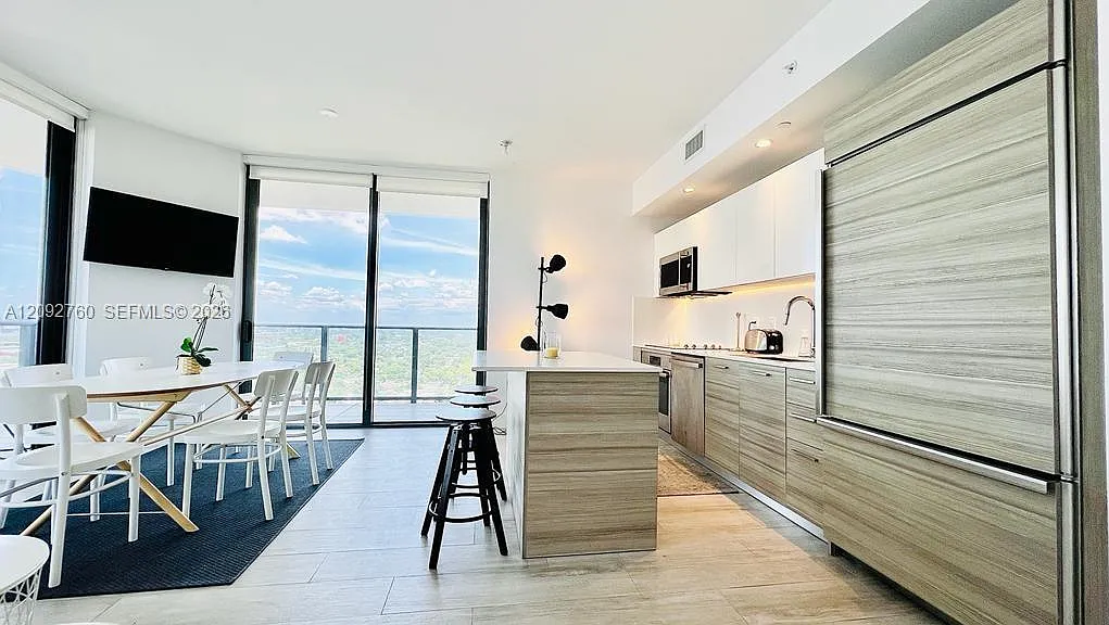 3401 Midtown Condo — Photo 3