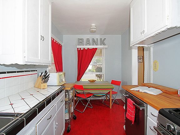 4th image of 2107 N Hicks Ave