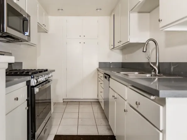 1055 W Francis St APT C, Ontario, CA 91762