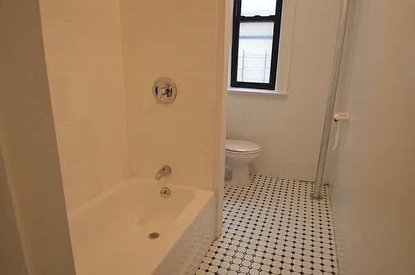 Rented by CITY SKYLINE REALTY INC | media 13