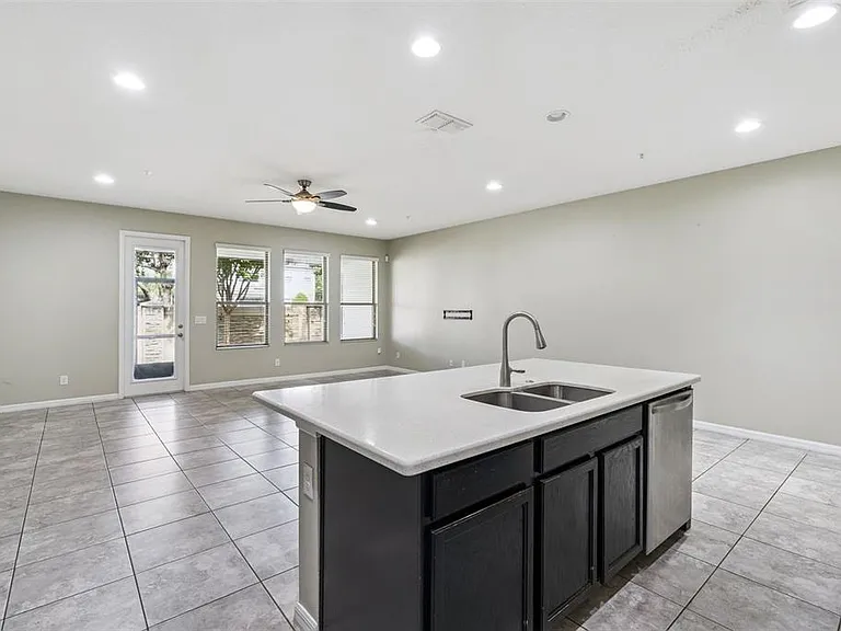 618 Merry Brook Cir — Photo 4