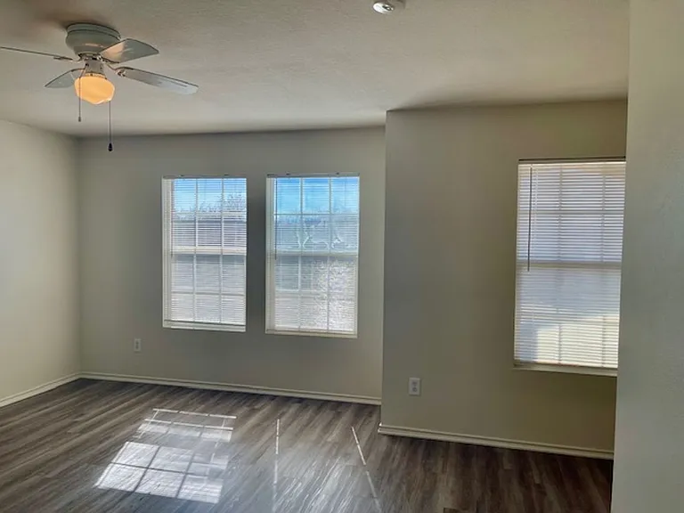 820 Wrigley Dr — Photo 17