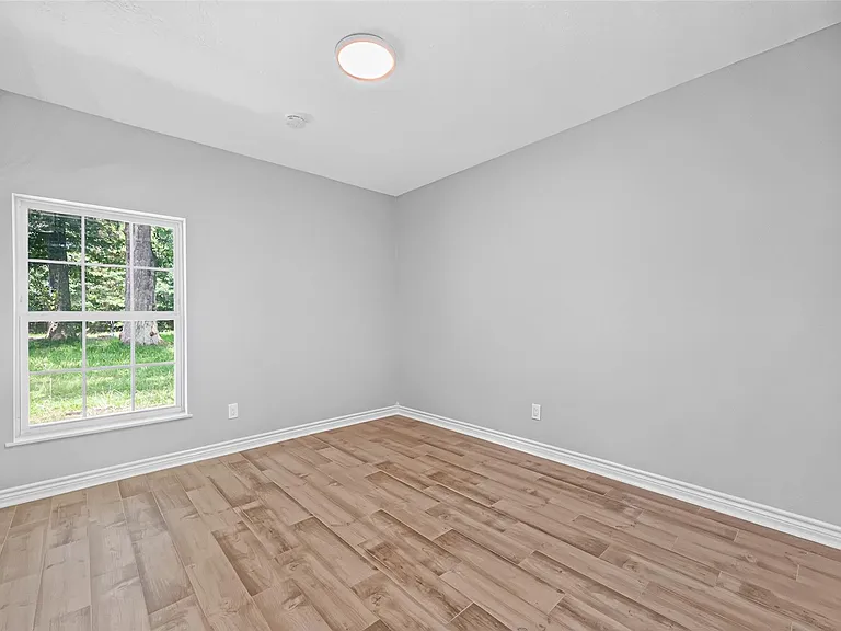 18747 Woodridge Dr — Photo 23