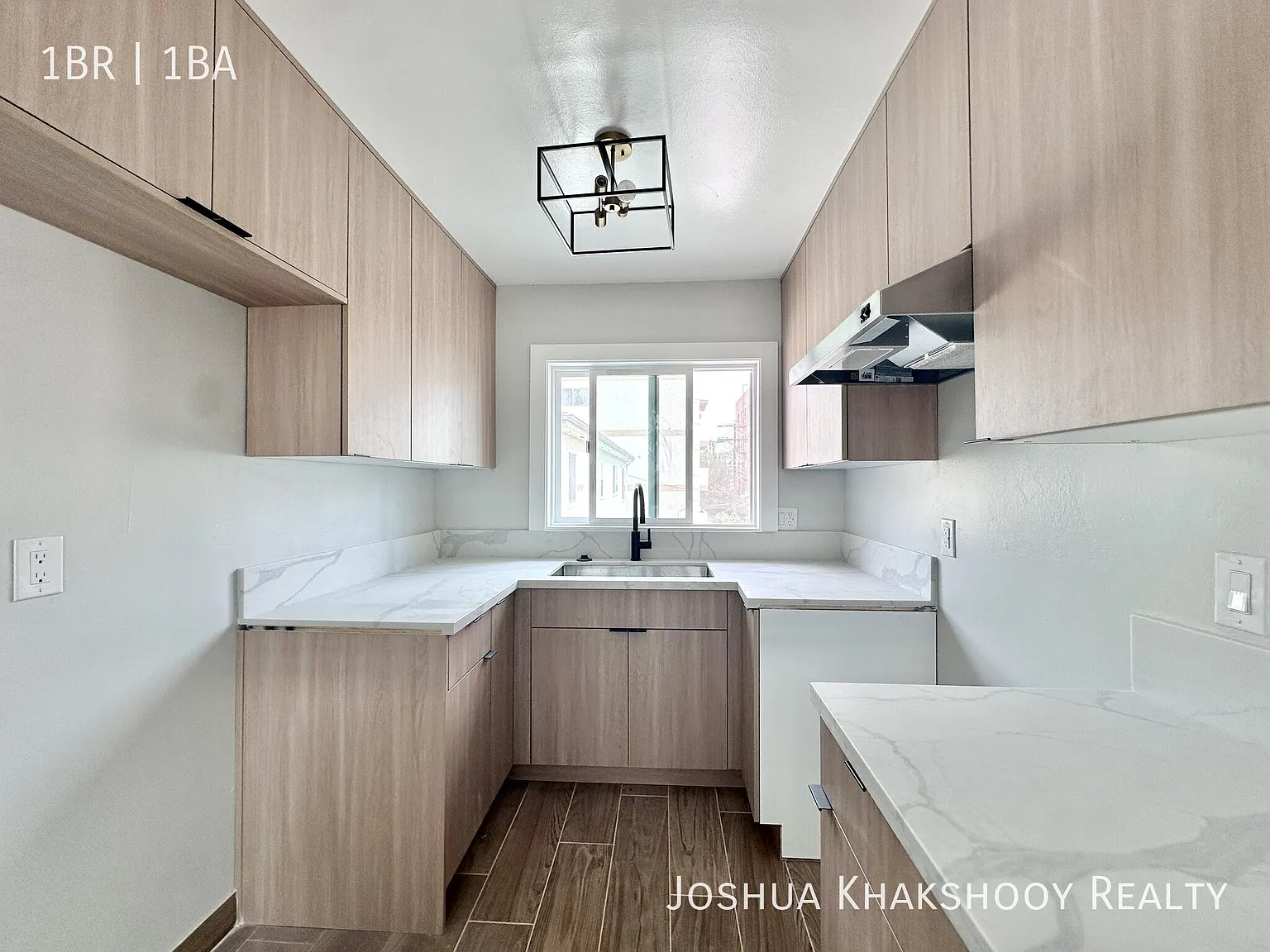 450 Normandie Ave Los Angeles, CA 90020 — Photo 3