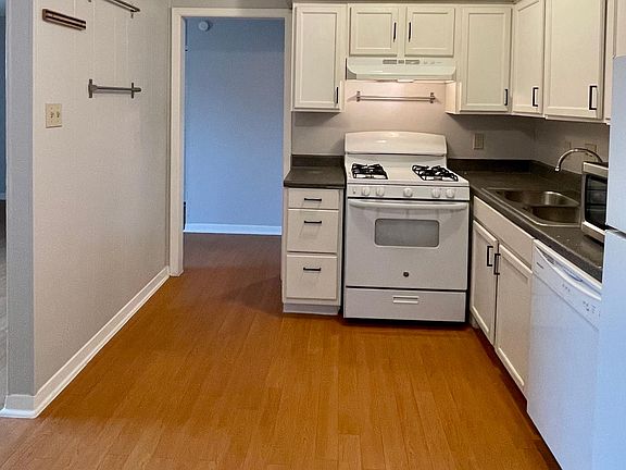 3rd image of 2200 Mission Hill Cir