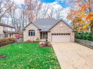 392 Douglas Dr, Bay Village, OH 44140