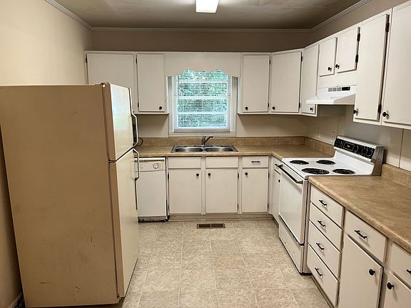 4th image of 104 Moss Oak Dr