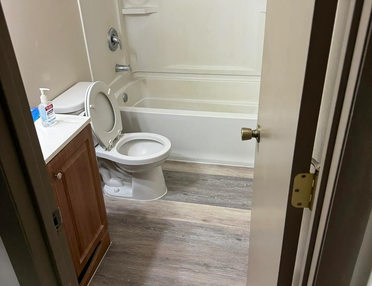 2 bed, 1.0 bath, 1104 sqft, $1,000 — Photo 3