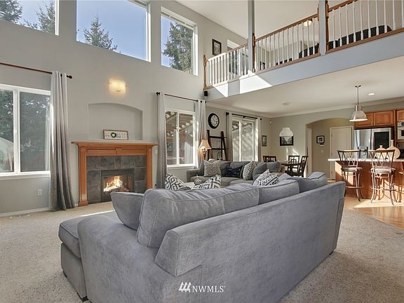 3rd image of 418 22nd Ave Ct SW
