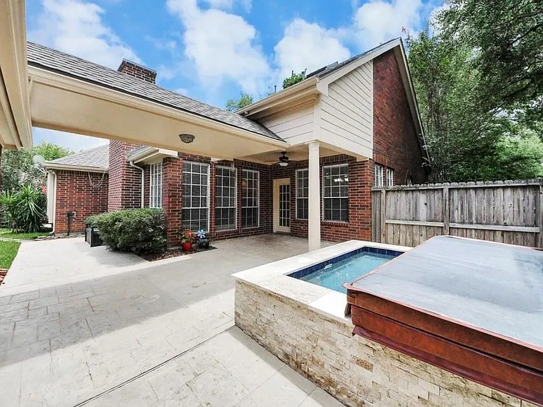 1003 Clarenda Falls Dr — Photo 5