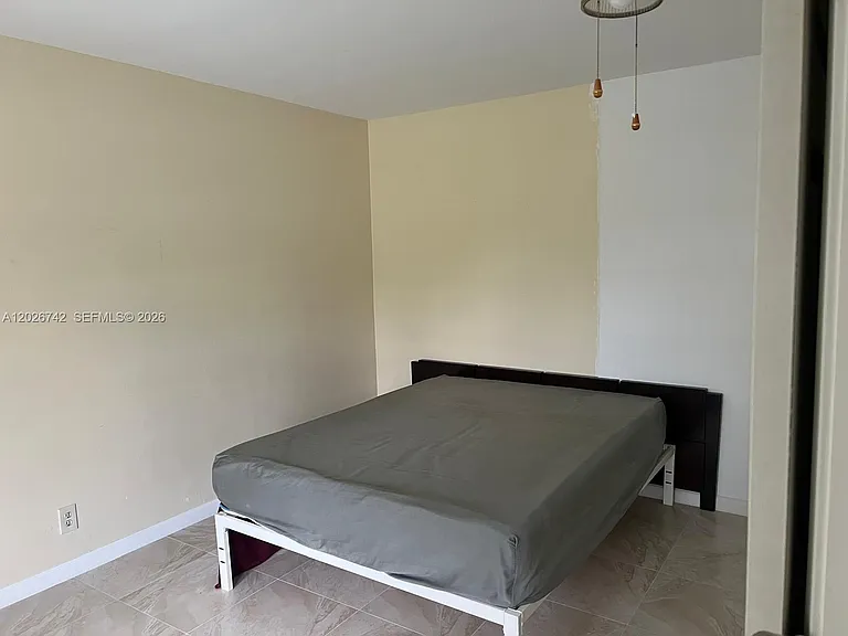 4460 NW 18th Ave — Photo 5