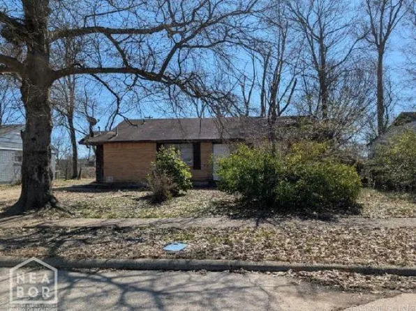 2413 Gathings Dr, West Memphis, AR 72301