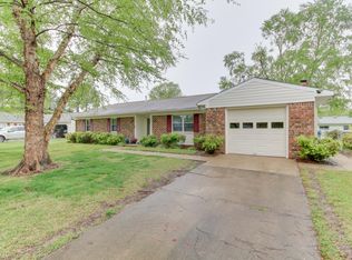 320 W Palmyra Dr, Virginia Beach, VA 23462