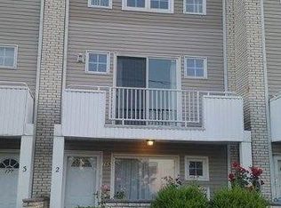 169 Washington Ave, Secaucus, NJ 07094