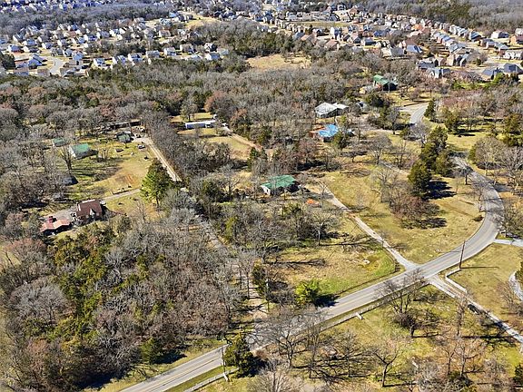 2nd image of 1076 Chandler Rd