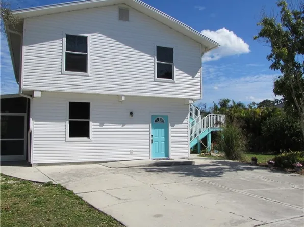 8628 Yukon Ct, Saint James City, FL 33956