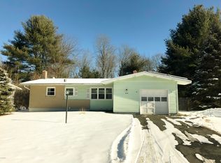 20 Maple Grove Dr, Pittsfield, MA 01201