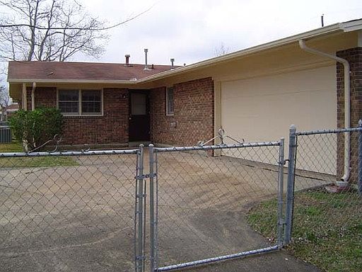 2nd image of 1801 Gatewood Dr