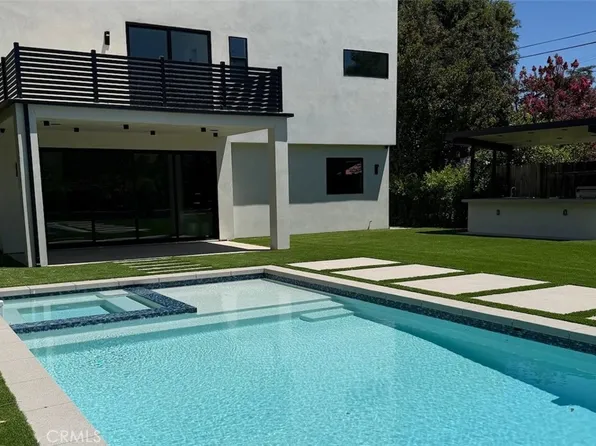 22816 Erwin St, Woodland Hills, CA 91367