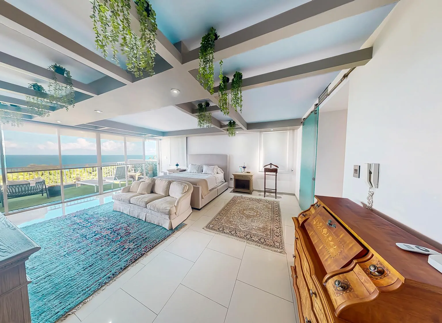 Treasure Point (Condominio) — Photo 1