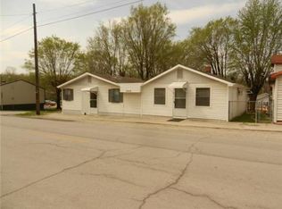 202 Main St, Dearborn, MO 64439