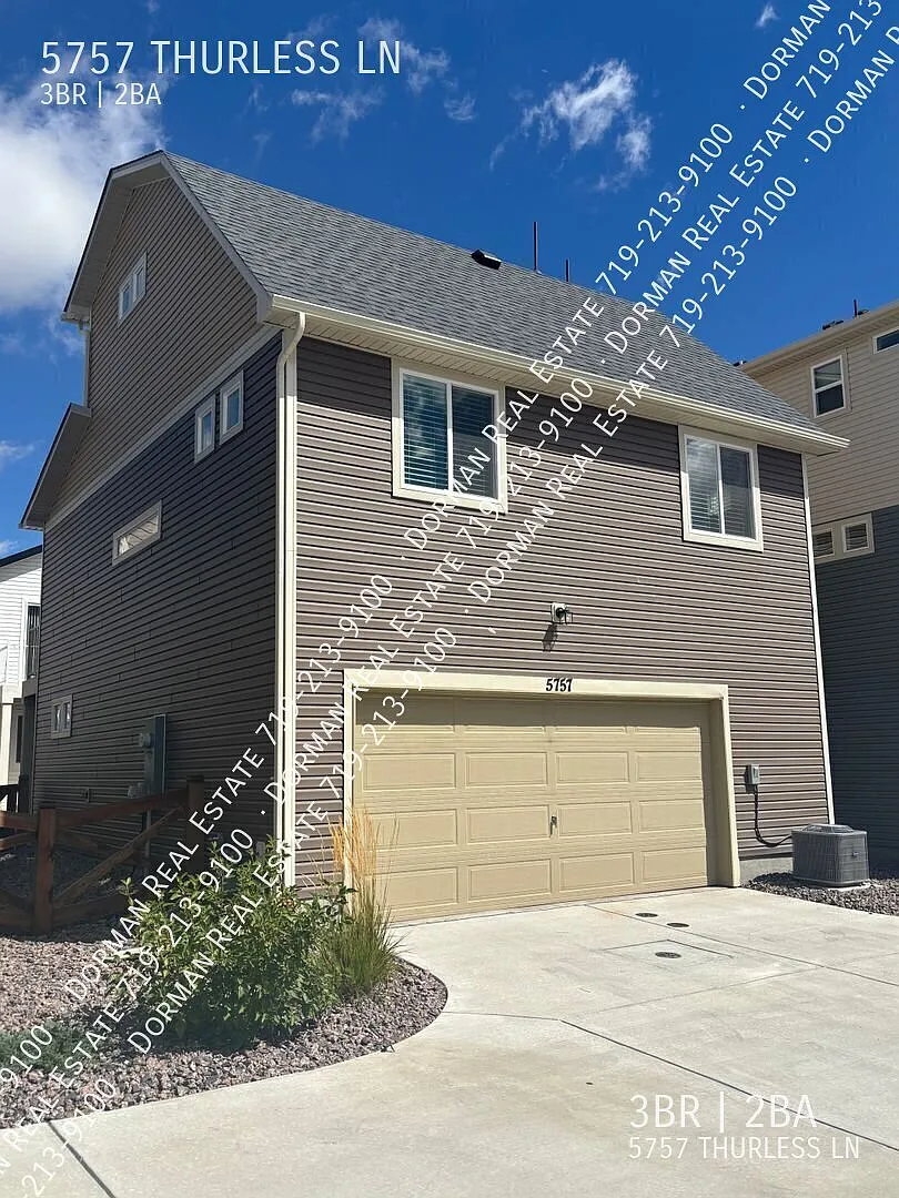 Three story home in Banning Lewis Ranch including office space, washer & dryer included — Photo 3