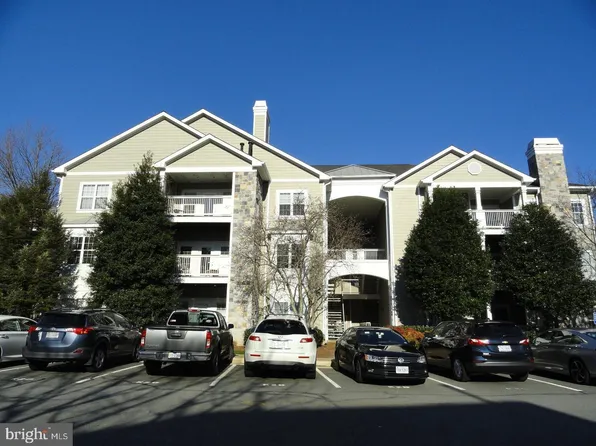 1720 Lake Shore Crest Dr APT 13, Reston, VA 20190