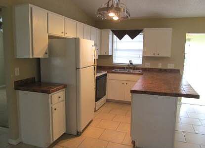 1st image of 124 Gates Ave