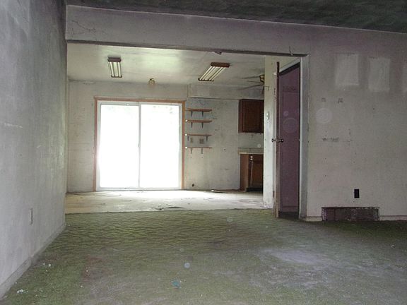 5th image of 5884 E V Ave