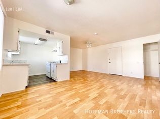 18524 Calvert St #6, Reseda, CA 91335
