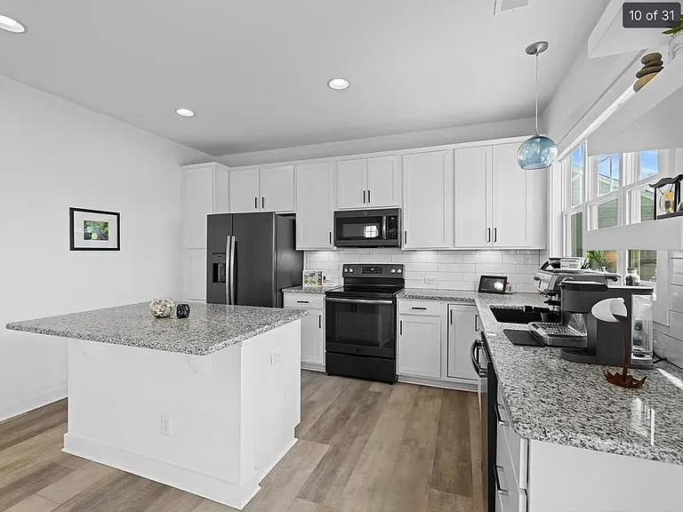 2460 Krauss Ct — Photo 18