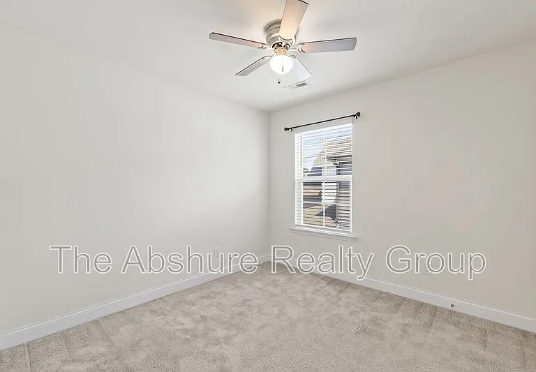 404 Avery Glenn Way — Photo 31
