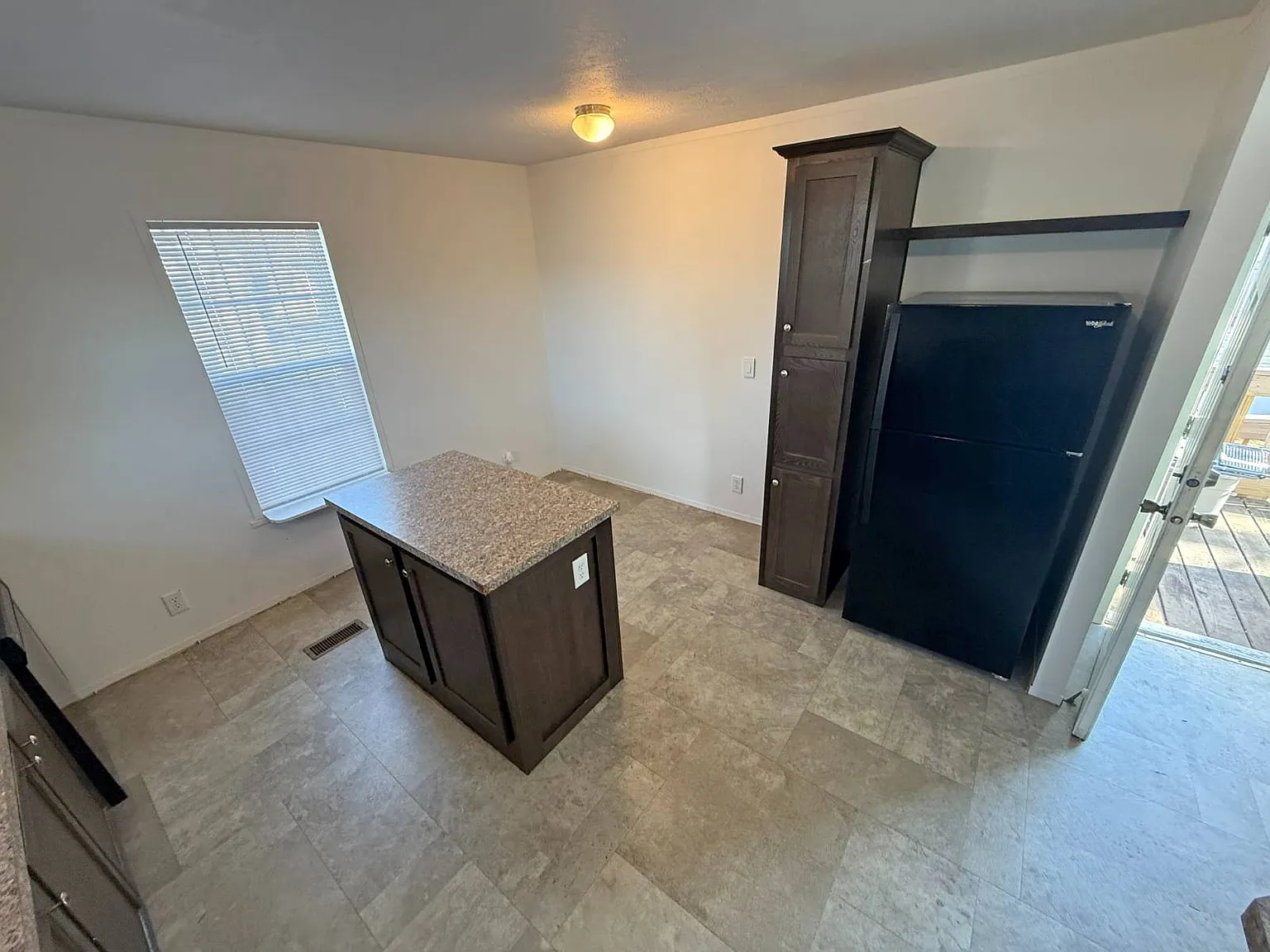 1 bed, 1.0 bath, 850 sqft, $875 — Photo 4
