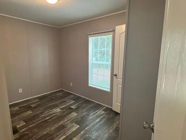 1335 Bell Ave — Photo 10