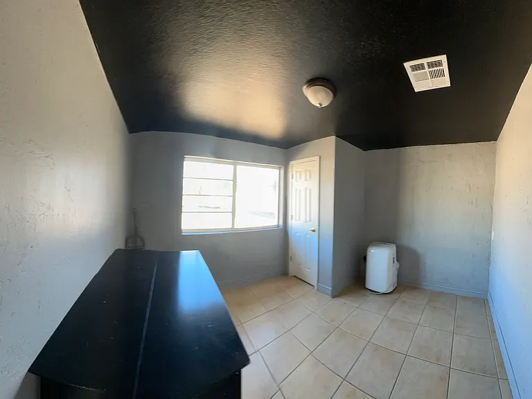 8650 W Monroe St — Photo 4
