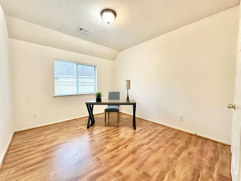 4903 Falls Cir — Photo 17