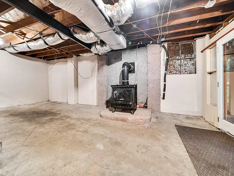 1315 Saturn Dr — Photo 30