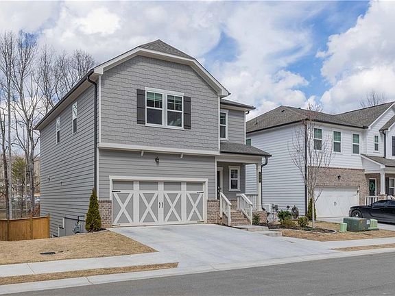 4th image of 738 Groover St